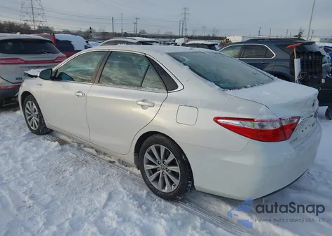 2015 Toyota Camry Hybrid Xle z USA, uszkodzony, nr VIN 4T1BD1FK1FU158436